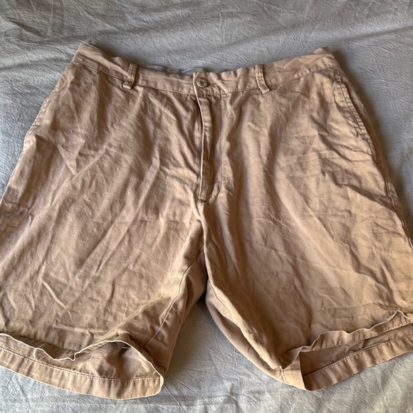 Men's Souther Collegiate Shorts with Elephant Logo - Picture 4 of 4